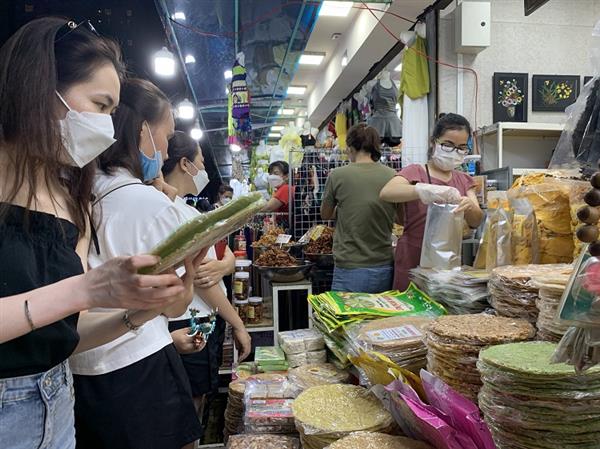 Tổng mức bán lẻ hàng hóa và doanh thu dịch vụ tăng từ 7-10%/năm. Ảnh minh họa. Tổng mức bán lẻ hàng hóa và doanh thu dịch vụ tăng từ 7-10%/năm. Ảnh minh họa.